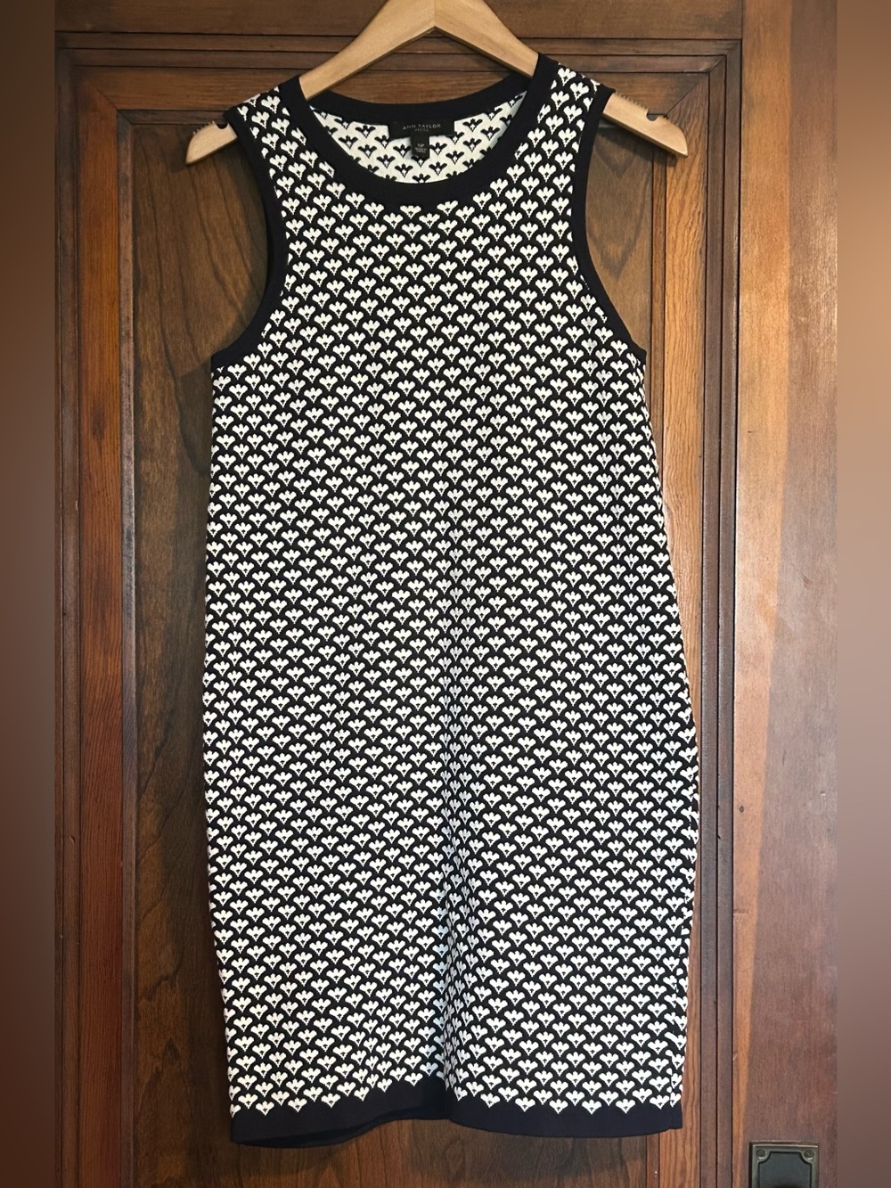 Ann Taylor Petite Black White Sweater Knit Shift Dress SP